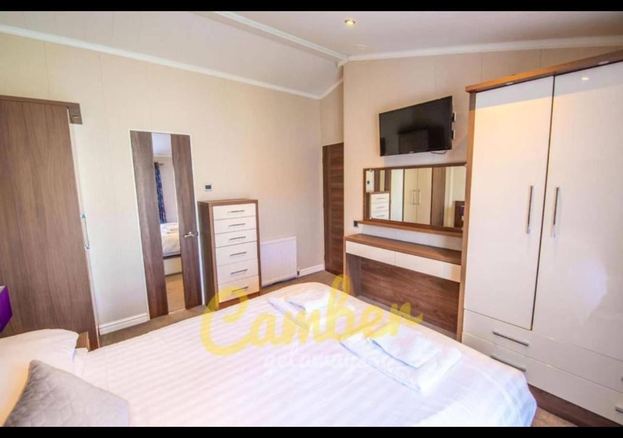 Mp768 - Camber Sands Holiday Park - Huge Lodge - Small Dog Friendly - Sleeps 8 Экстерьер фото