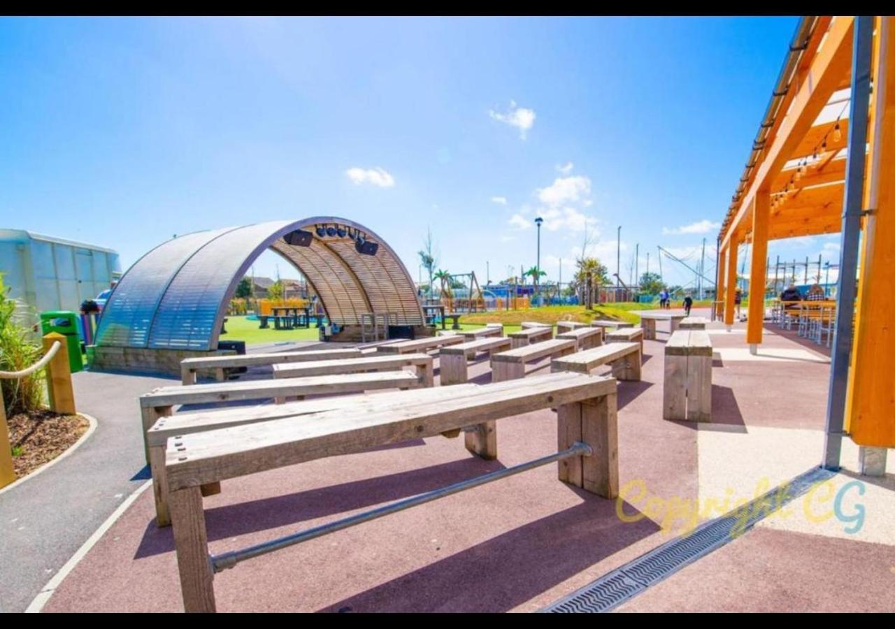 Mp768 - Camber Sands Holiday Park - Huge Lodge - Small Dog Friendly - Sleeps 8 Экстерьер фото